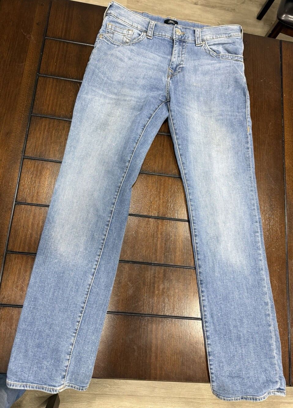 True Religion Ricky Relaxed Straight Jeans Men's size 34 Medium Wash